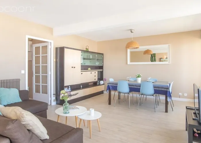 Epsom - En Front De Appartement